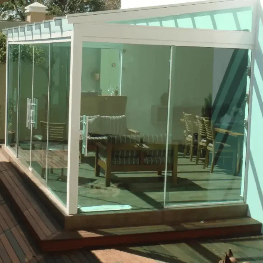 Fechamento em vidro temperado para área gourmet residencial em Rio das Ostras